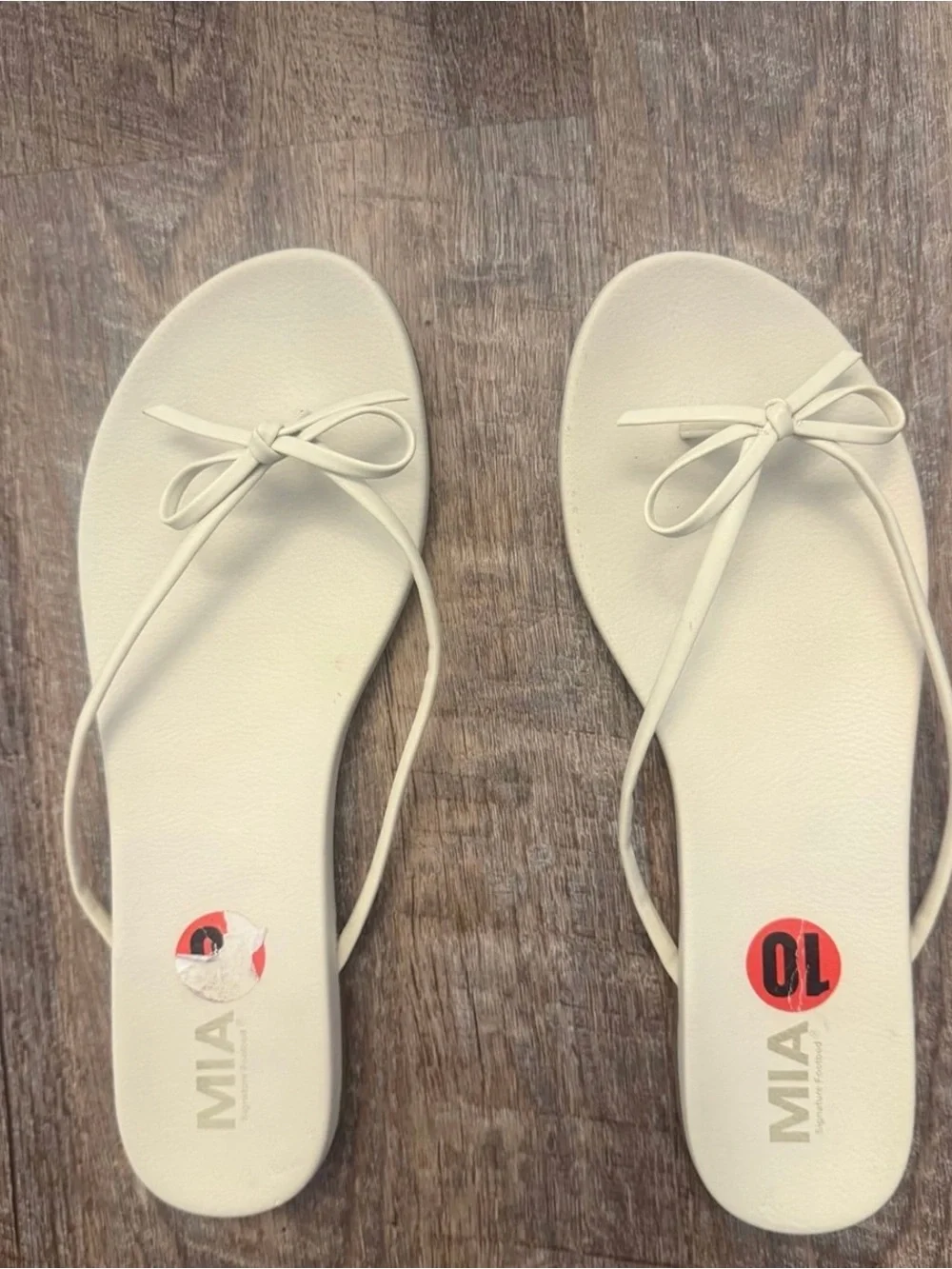 MIA Bow-Trim Ivory Flat Sandals